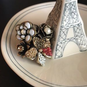 Gorgeous floral statement ring